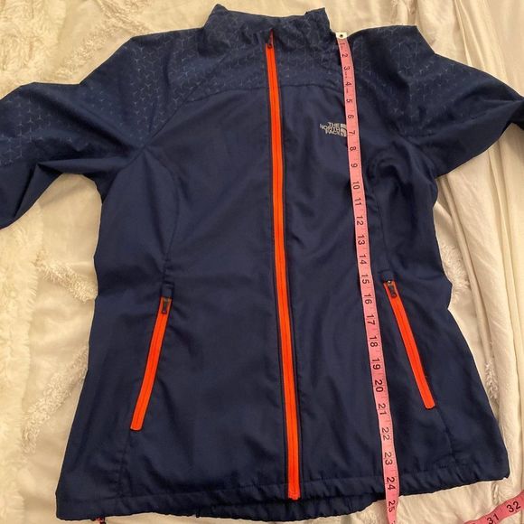 The North Face Torpedo Waterproof Rain Jacket - Picture 12 of 13